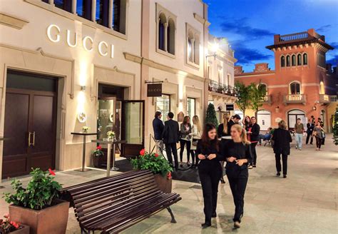 gucci barcelona outlet|gucci la roca village.